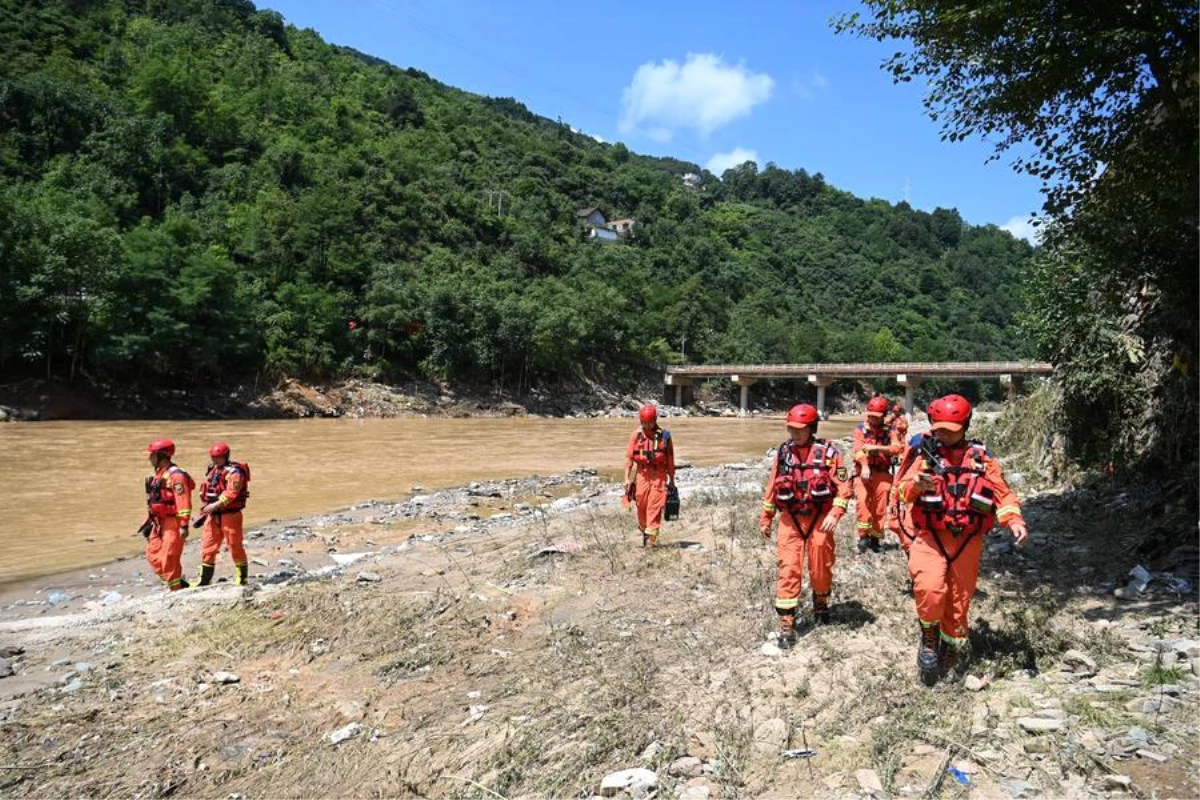 Çin’de Otoyol Köprüsü Çöktü: 15 Kişi Hayatını Kaybetti